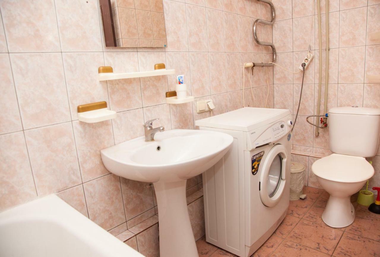 Semi-Luxury Apt On 82 Nezalezhnoi Ukrаiny Street Near Intourist Hotel Zaporizhia Eksteriør billede